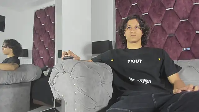 Snapshot of TonyBenedetti chatting on May 28, 2026, 8:15 pm TonyBenedetti online show from May 28, 2026, 8:15 pm