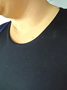 lilith velvet  online show from April 14, 2026, 12:43 pm