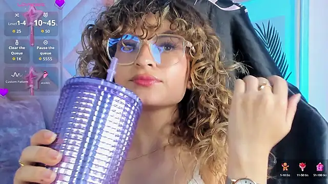 emilyjonesss  online show from March 6, 2026, 8:37 pm