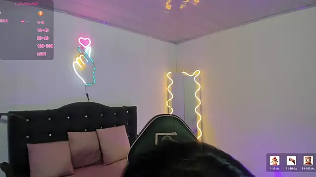 LINDSAY TAY online show from April 19, 2026, 3:29 am