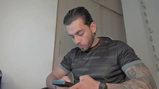 Axel  Blaze online show from April 10, 2026, 12:34 pm