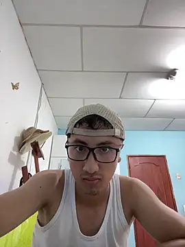 Snapshot of Gonzalogz chatting on April 5, 2026, 6:58 pm Gonzalogz online show from April 5, 2026, 6:58 pm