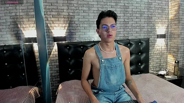 Snapshot of Lian_Prince chatting on March 3, 2026, 7:54 pm Lian Prince online show from March 3, 2026, 7:54 pm