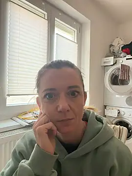 Snapshot of FitAnna chatting on February 28, 2026, 1:22 pm FitAnna online show from February 28, 2026, 1:22 pm