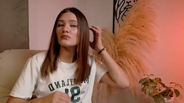 Mia Benett  online show from March 10, 2026, 1:15 pm