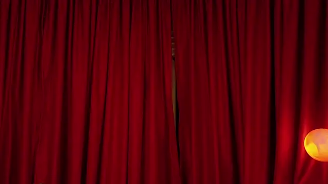 Mia Benett  online show from April 18, 2026, 1:13 pm