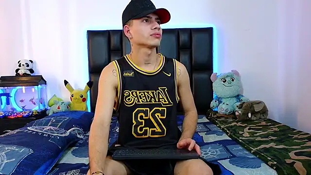 Dereek Hot online show from February 26, 2026, 9:37 pm