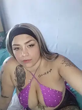 Cristal queen  online show from April 16, 2026, 5:03 pm