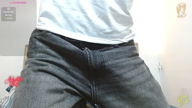 oliver   saint online show from April 14, 2026, 11:32 pm