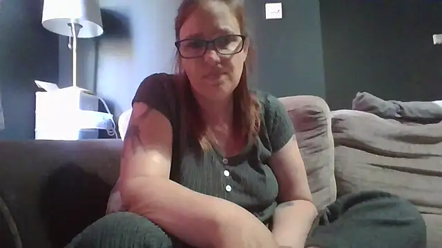 Curvy Clare online show from May 4, 2026, 2:20 pm