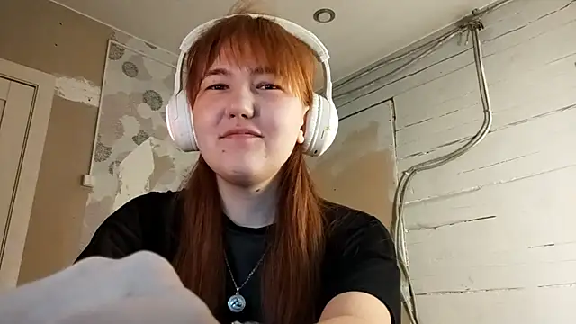 Snapshot of DinaFirebird chatting on March 2, 2026, 6:36 am DinaFirebird online show from March 2, 2026, 6:36 am