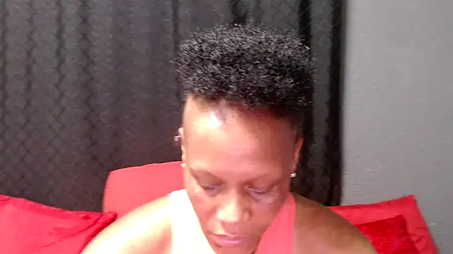 Snapshot of MistressShirleyXXX81 chatting on March 13, 2026, 9:31 pm MistressShirleyXXX81 online show from March 13, 2026, 9:31 pm