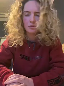 curlyirishgirl online show from March 2, 2026, 12:00 am