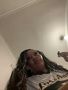 candy-95 online show from May 5, 2026, 8:34 pm