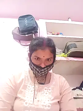 Snapshot of Hot_bri2 chatting on April 7, 2026, 4:20 pm Hot bri2 online show from April 7, 2026, 4:20 pm