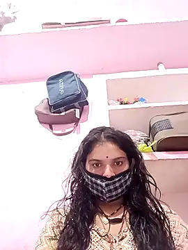 Snapshot of Hot_bri2 chatting on April 8, 2026, 6:37 am Hot bri2 online show from April 8, 2026, 6:37 am