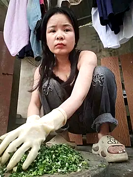 Ivy Trix2 online show from March 9, 2026, 4:27 am