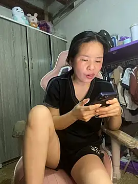 Ivy Trix2 online show from June 20, 2026, 1:21 am