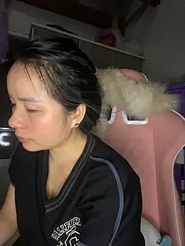 Ivy Trix2 online show from April 8, 2026, 3:46 pm