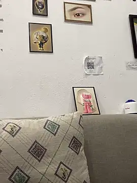 Ivy Trix2 online show from March 25, 2026, 3:33 pm