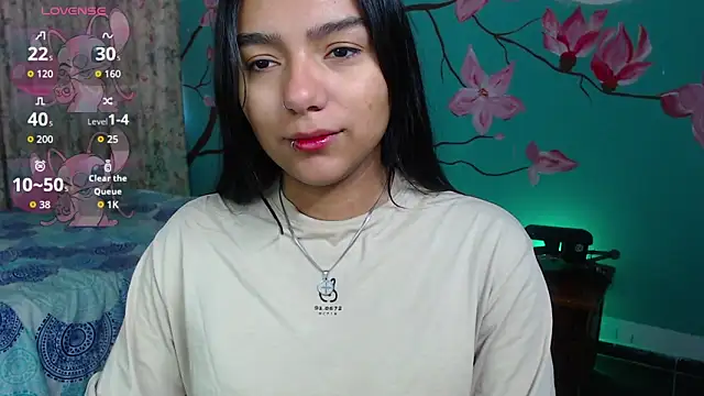 NoelleVireaux online show from March 12, 2026, 11:58 am