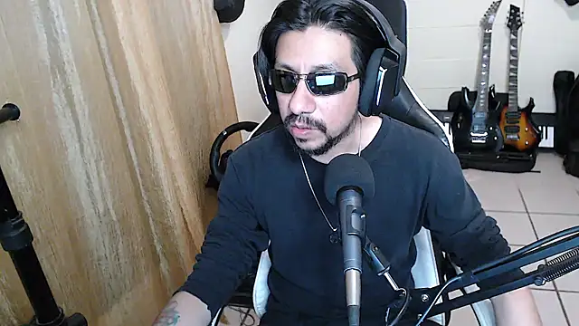 Snapshot of AntuanSV chatting on March 29, 2026, 3:41 am AntuanSV online show from March 29, 2026, 3:41 am