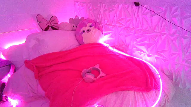 Moongirl117 online show from February 28, 2026, 4:39 pm