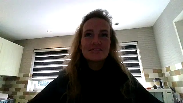 Lisanne30 online show from February 26, 2026, 8:36 am