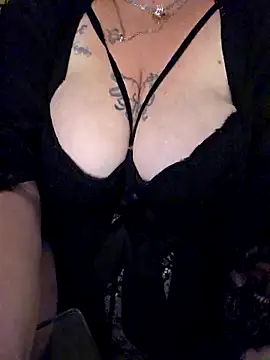 ludderlotta online show from April 27, 2026, 10:19 pm