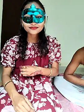 Snapshot of Sweet_Cpl_ chatting on March 1, 2026, 4:01 am Sweet Cpl online show from March 1, 2026, 4:01 am