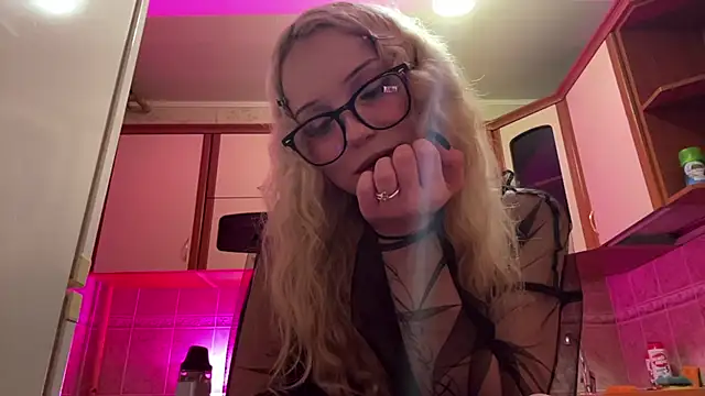 Mollywannatouch online show from February 26, 2026, 6:52 pm