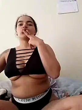 amomentofpassion 1 online show from February 27, 2026, 12:16 pm