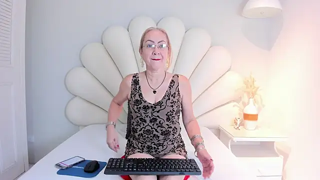 Victoria Firee online show from May 31, 2026, 12:33 pm