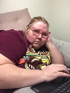 TheMotherPearl online show from February 26, 2026, 2:55 am