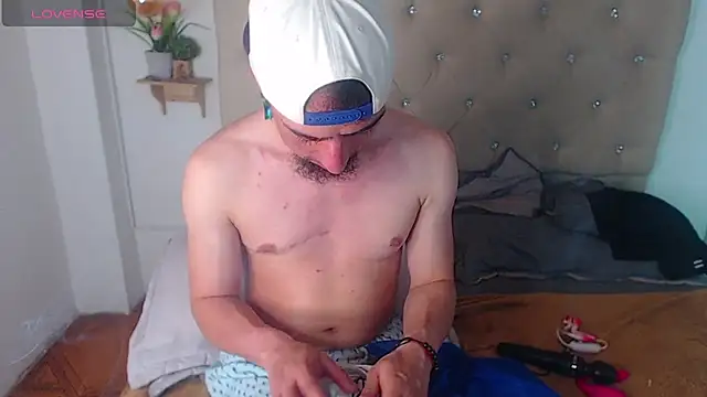 Rommen N Zoe online show from June 9, 2026, 1:17 am