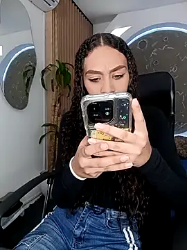 ritzabeth daniel online show from March 23, 2026, 2:44 am