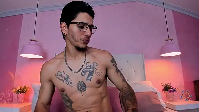 Snapshot of DanteLuxx chatting on February 27, 2026, 3:51 am DanteLuxx online show from February 27, 2026, 3:51 am