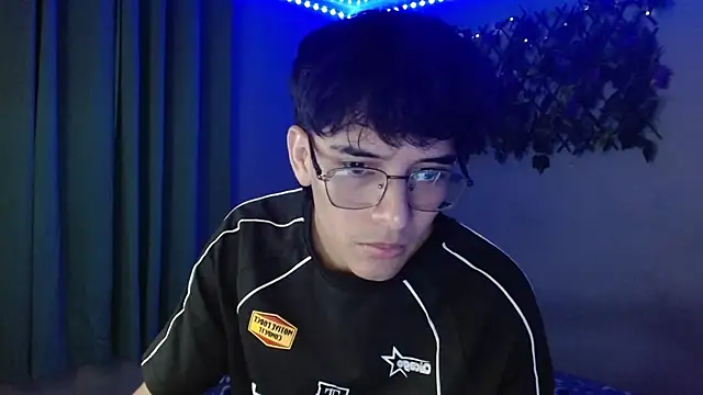 noah millerx online show from April 10, 2026, 4:08 am