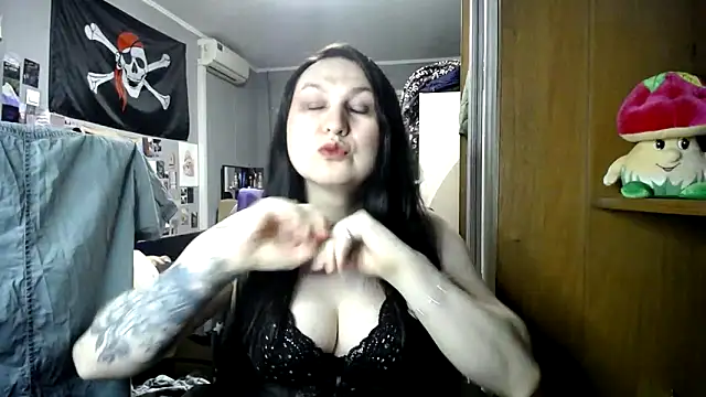 Snapshot of EvaBeautyXx chatting on March 2, 2026, 9:33 pm EvaBeautyXx online show from March 2, 2026, 9:33 pm