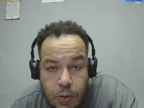 UrsoBissexualPauGrosso online show from April 4, 2026, 8:37 pm