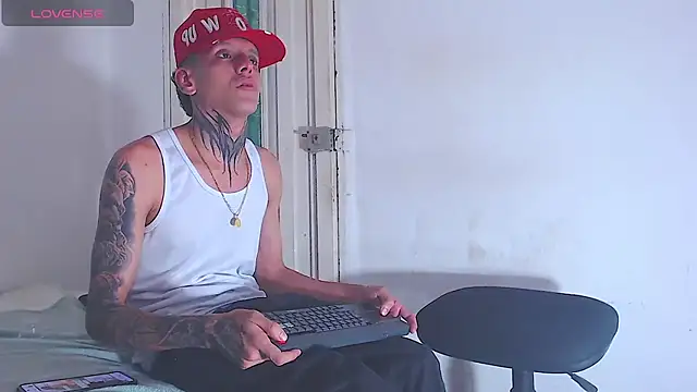 Snapshot of gabriel_reyes21 chatting on August 1, 2026, 11:47 pm gabriel reyes21 online show from August 1, 2026, 11:47 pm