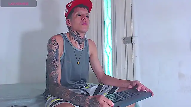 Snapshot of gabriel_reyes21 chatting on August 4, 2026, 6:56 pm gabriel reyes21 online show from August 4, 2026, 6:56 pm