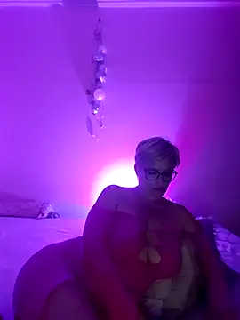 LunaBlaise online show from June 21, 2026, 7:52 pm
