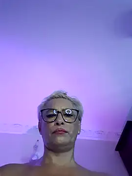 LunaBlaise online show from July 16, 2026, 8:11 am