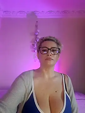 LunaBlaise online show from March 31, 2026, 8:38 am