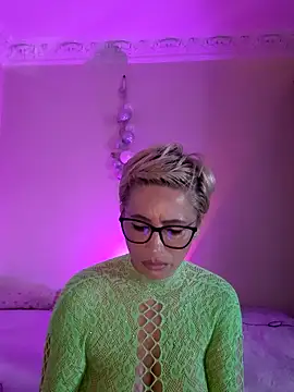 LunaBlaise online show from June 8, 2026, 6:25 am