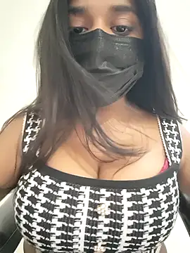 Snapshot of Kushi_12 chatting on April 1, 2026, 6:05 pm Kushi 12 online show from April 1, 2026, 6:05 pm