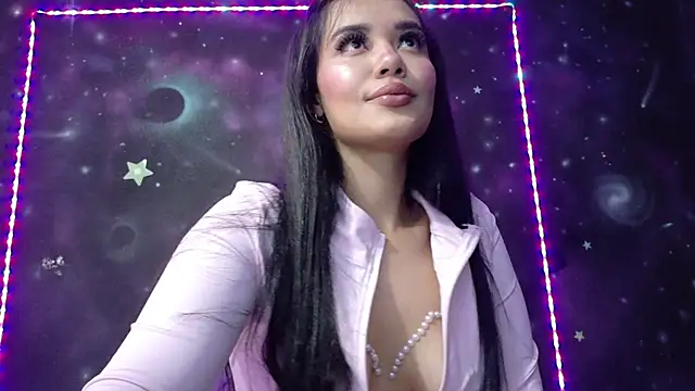 Snapshot of ValentinaRojass_ chatting on April 17, 2026, 6:11 pm ValentinaRojass online show from April 17, 2026, 6:11 pm