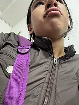 LilyRossi  online show from July 17, 2026, 12:35 pm