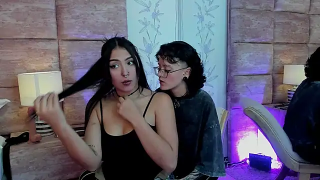 CaliferAndAurora online show from March 29, 2026, 3:52 am